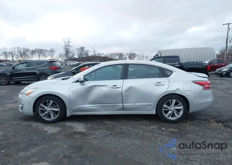 2015 Nissan Altima 2.5 Sv z USA, uszkodzony, nr VIN 1N4AL3AP7FC295328